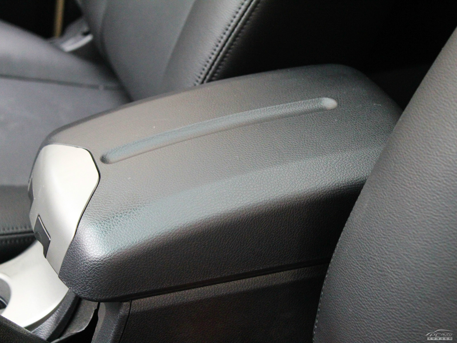 奧軒GX5內(nèi)飾高清大圖