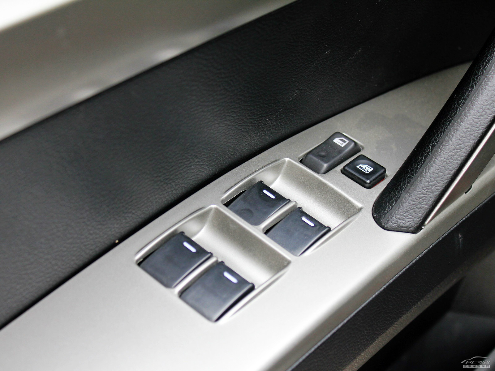 奧軒GX5內(nèi)飾高清大圖