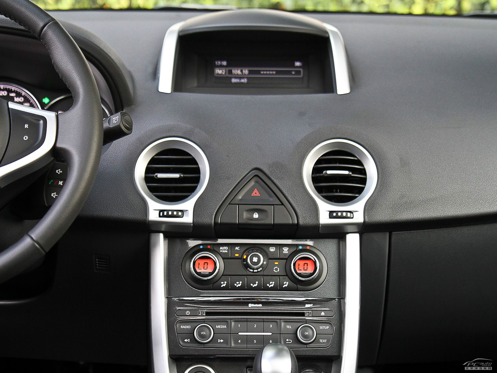 科雷傲(進口)內(nèi)飾高清大圖