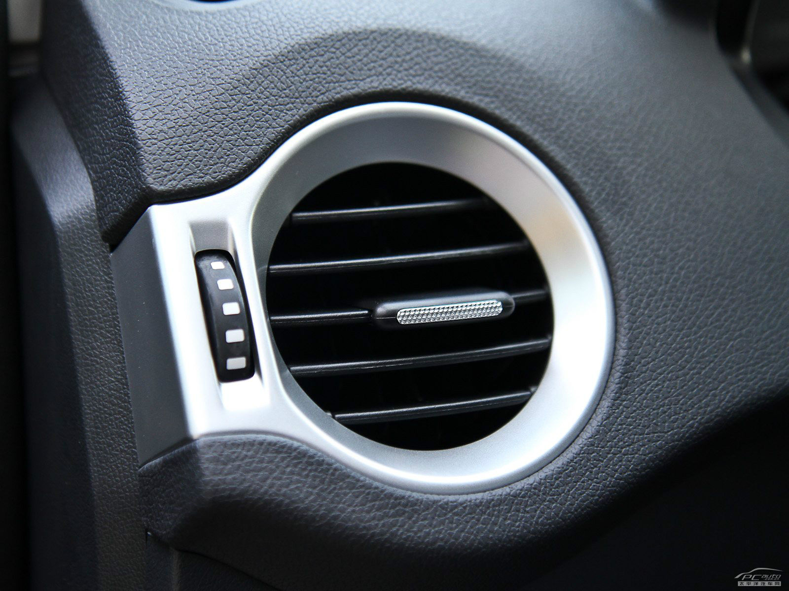 科雷傲(進口)內(nèi)飾高清大圖