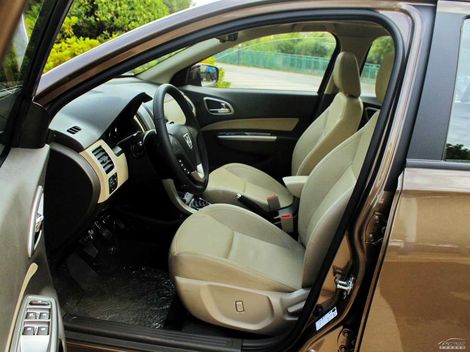 寶駿630空間高清大圖