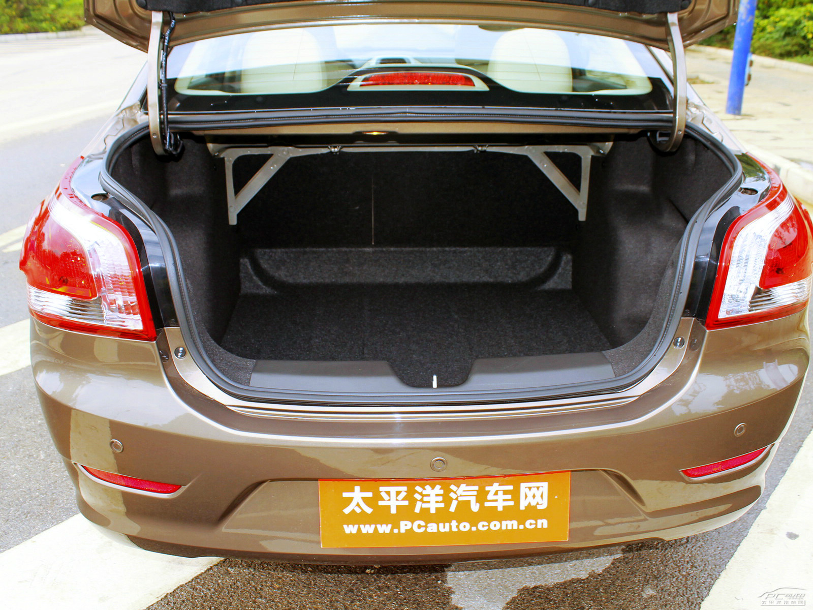 寶駿630空間高清大圖