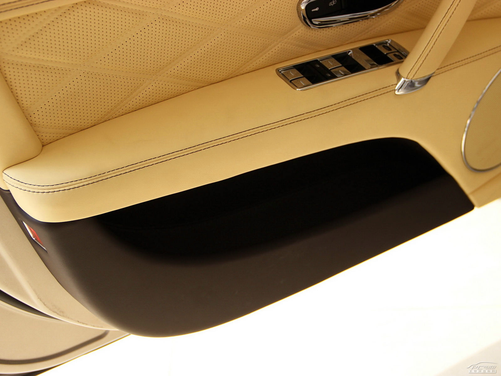 飛馳空間高清大圖