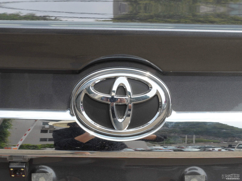 鎢金灰凱美瑞車(chē)尾外觀圖片