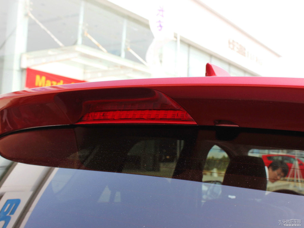 激情紅馬自達CX-5車尾外觀圖片
