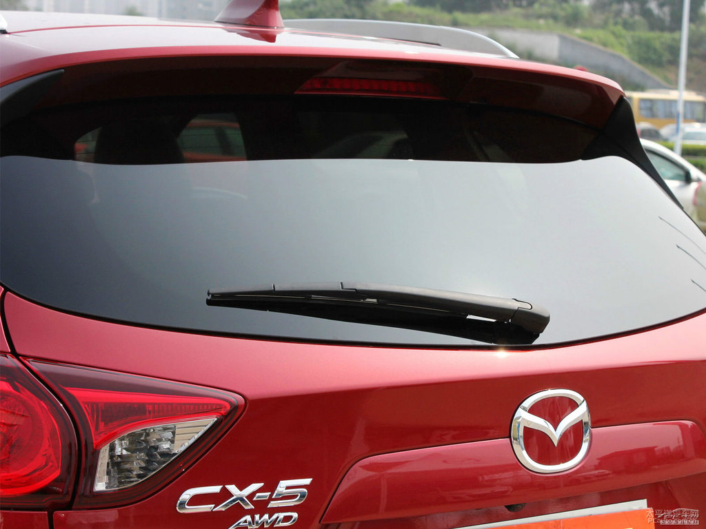 激情紅馬自達(dá)CX-5車尾外觀圖片