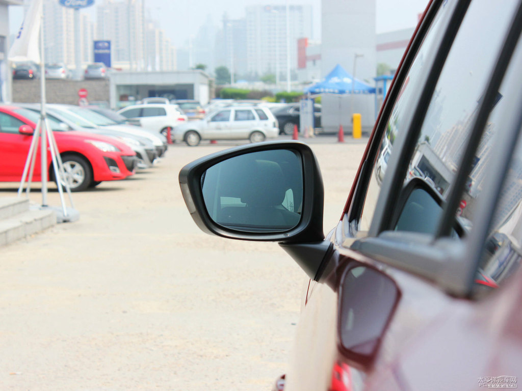 激情紅馬自達(dá)CX-5車身外觀圖片