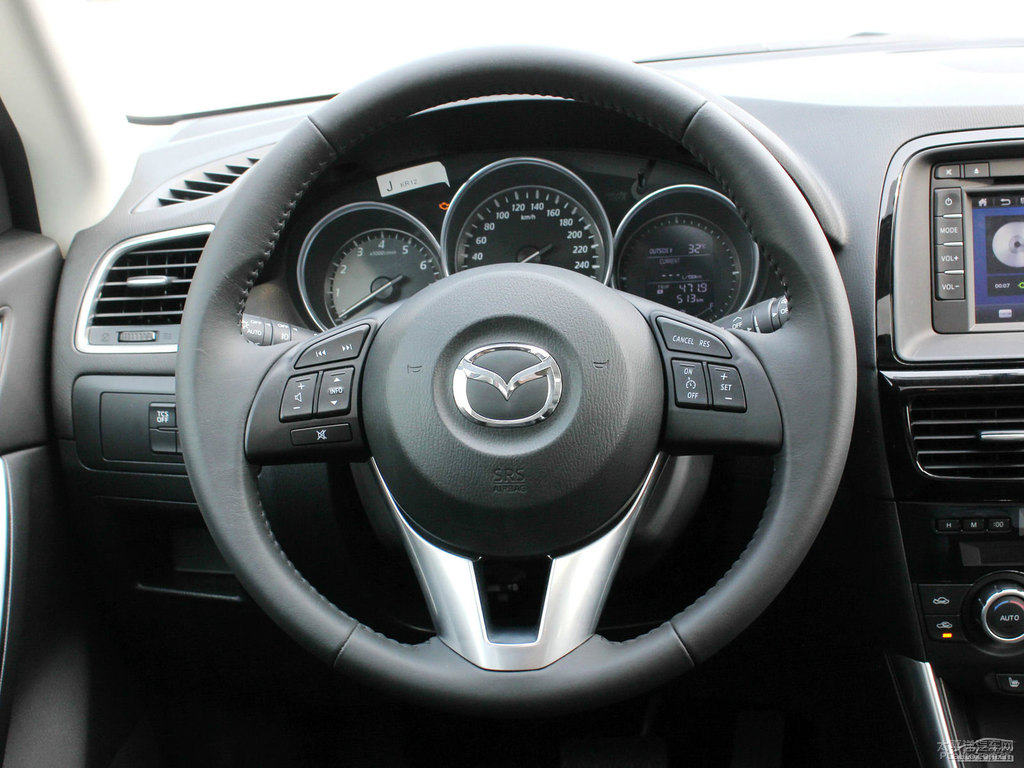 激情紅馬自達(dá)CX-5中控內(nèi)飾圖片