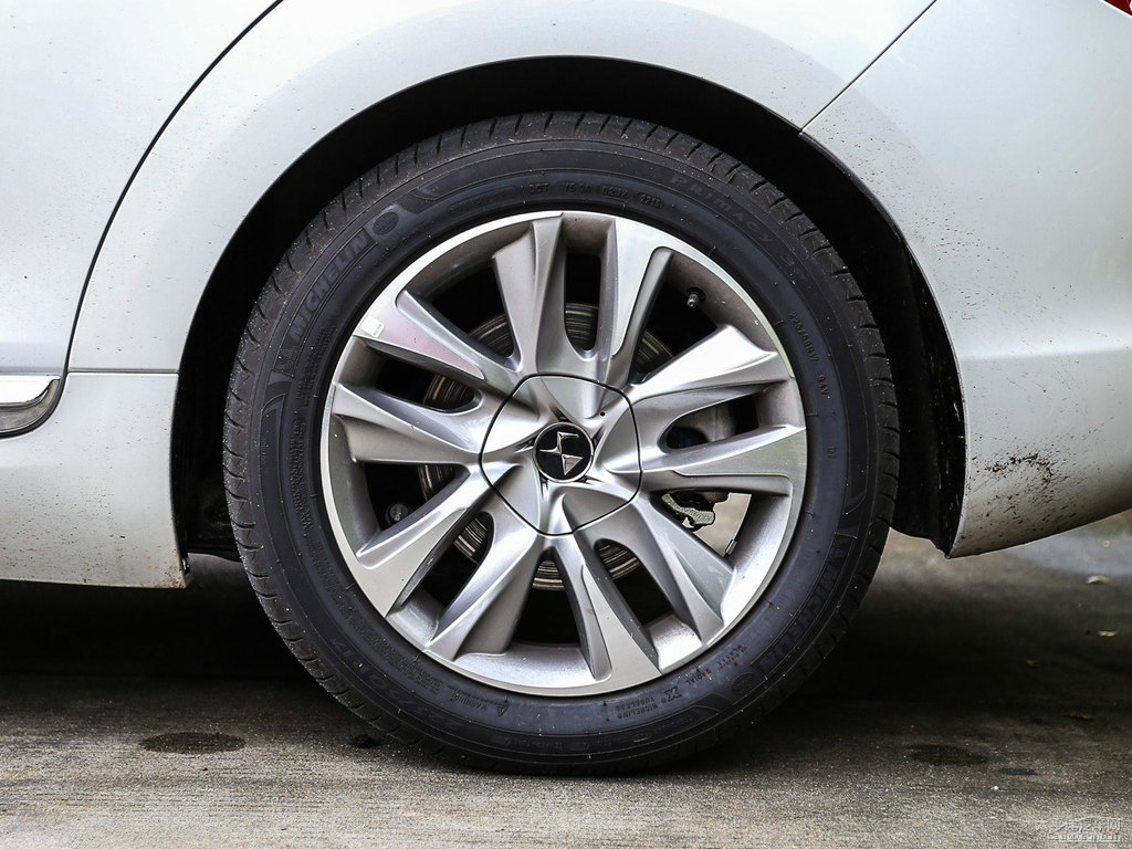 DS 5܇^DƬ