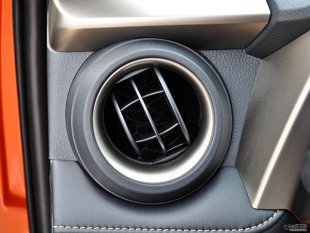 橙色RAV4榮放中控內(nèi)飾圖片