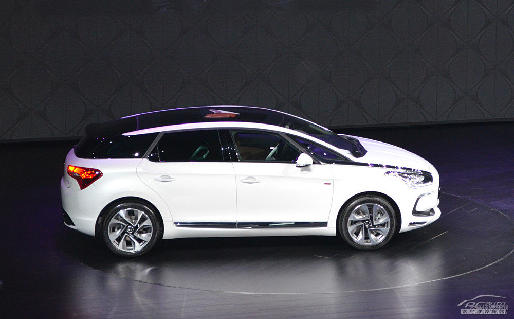DS 5DƬ