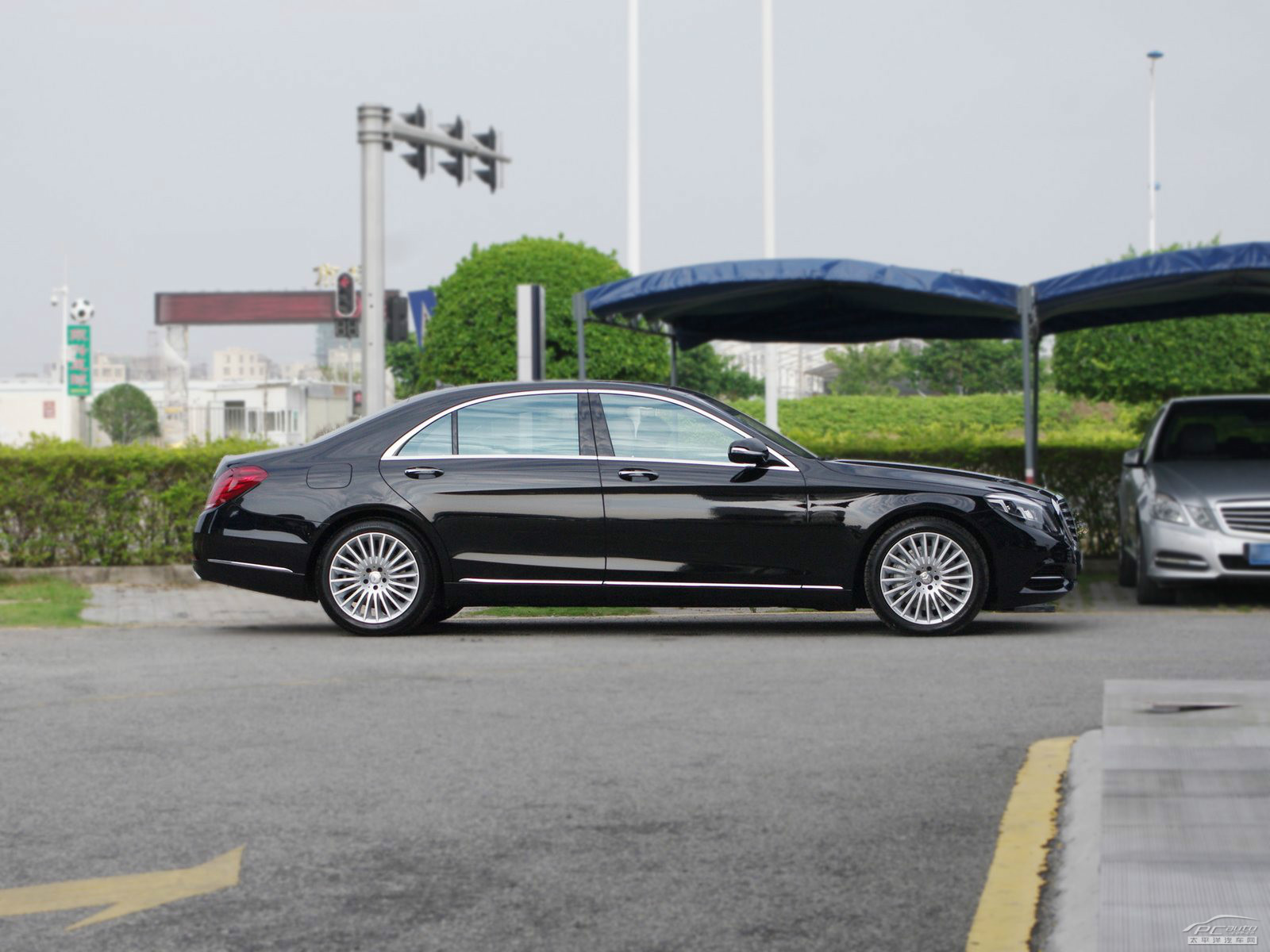 奔馳S級(jí)外觀高清大圖