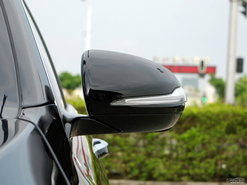 曜巖黑奔馳S級(jí)車(chē)身外觀圖片