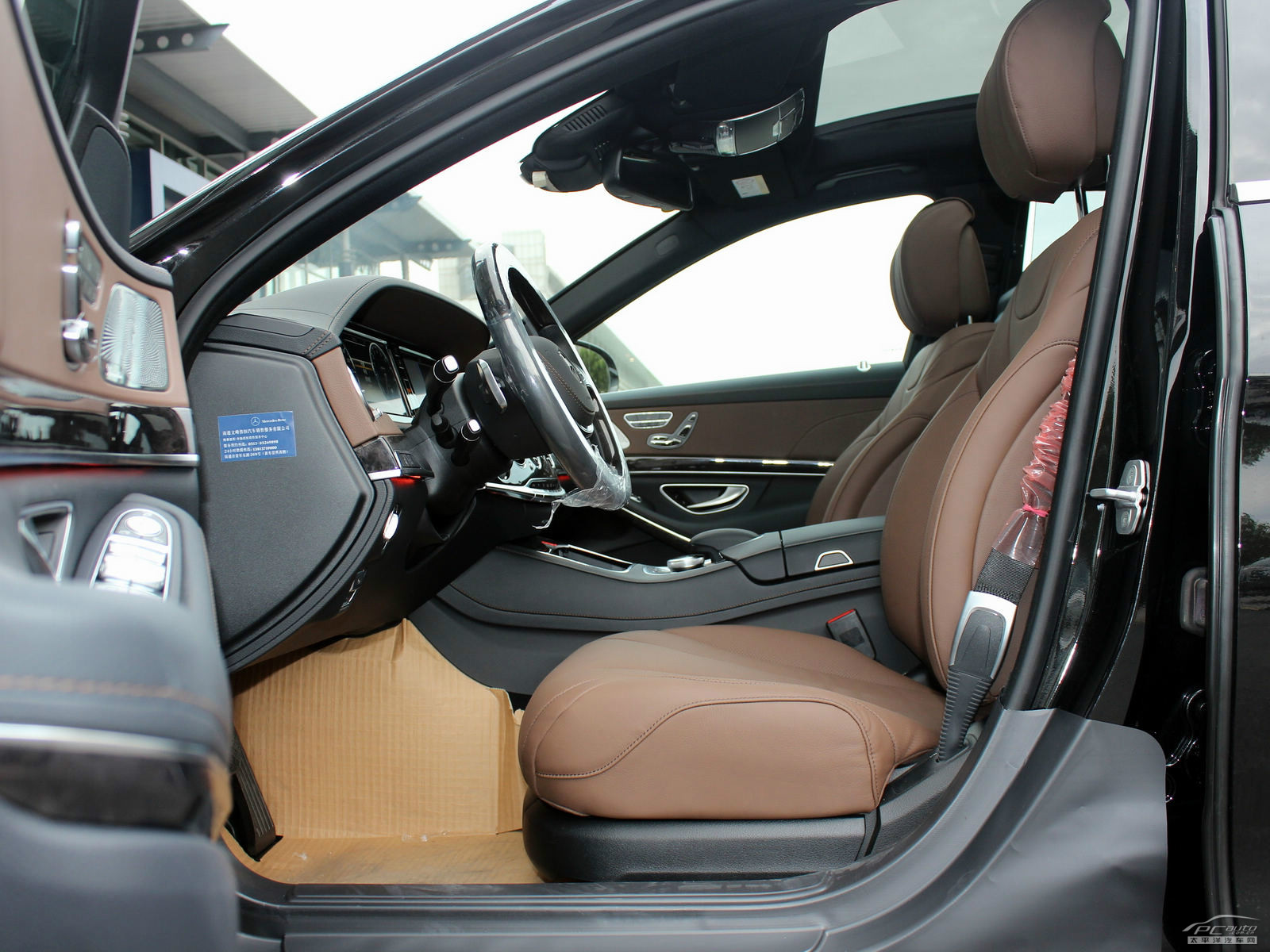 奔馳S級(jí)空間高清大圖