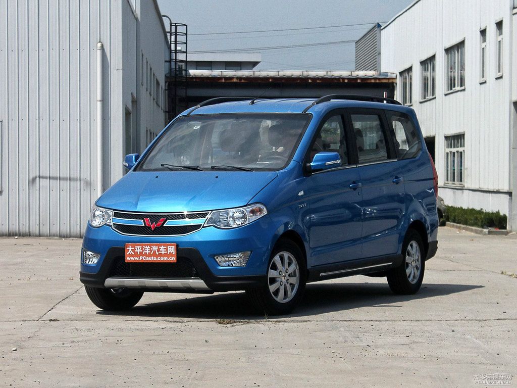 碧海藍五菱宏光S整車外觀外觀圖片