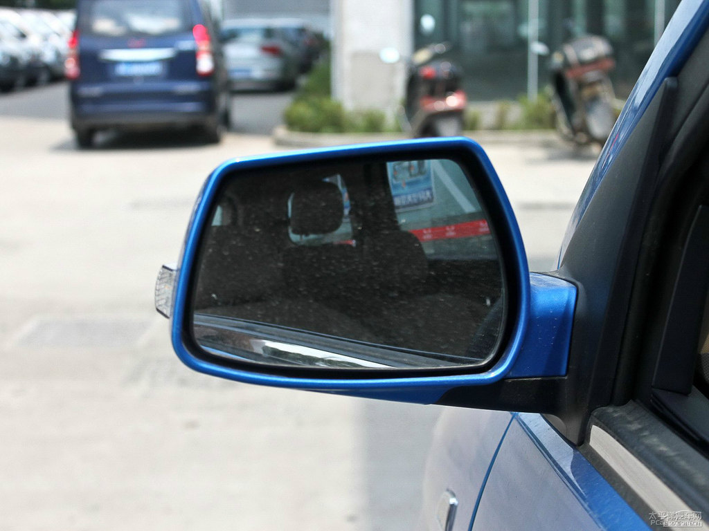 碧海藍(lán)五菱宏光S車身外觀圖片