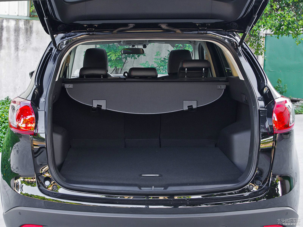 雅士黑馬自達(dá)CX-5后備廂空間圖片