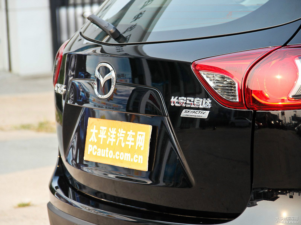 雅士黑馬自達(dá)CX-5車尾外觀圖片