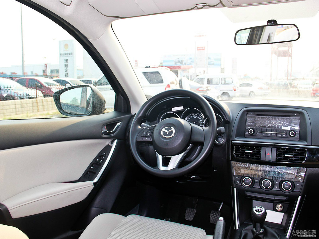 雅士黑馬自達(dá)CX-5中控內(nèi)飾圖片