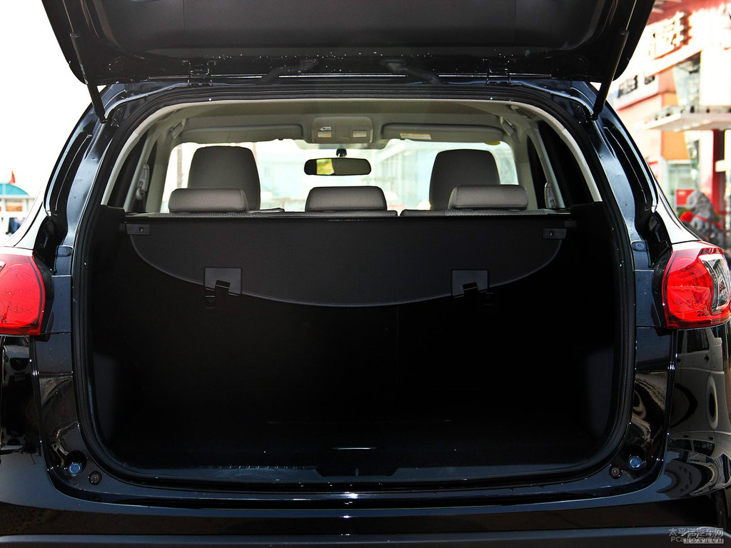 雅士黑馬自達(dá)CX-5后備廂空間圖片