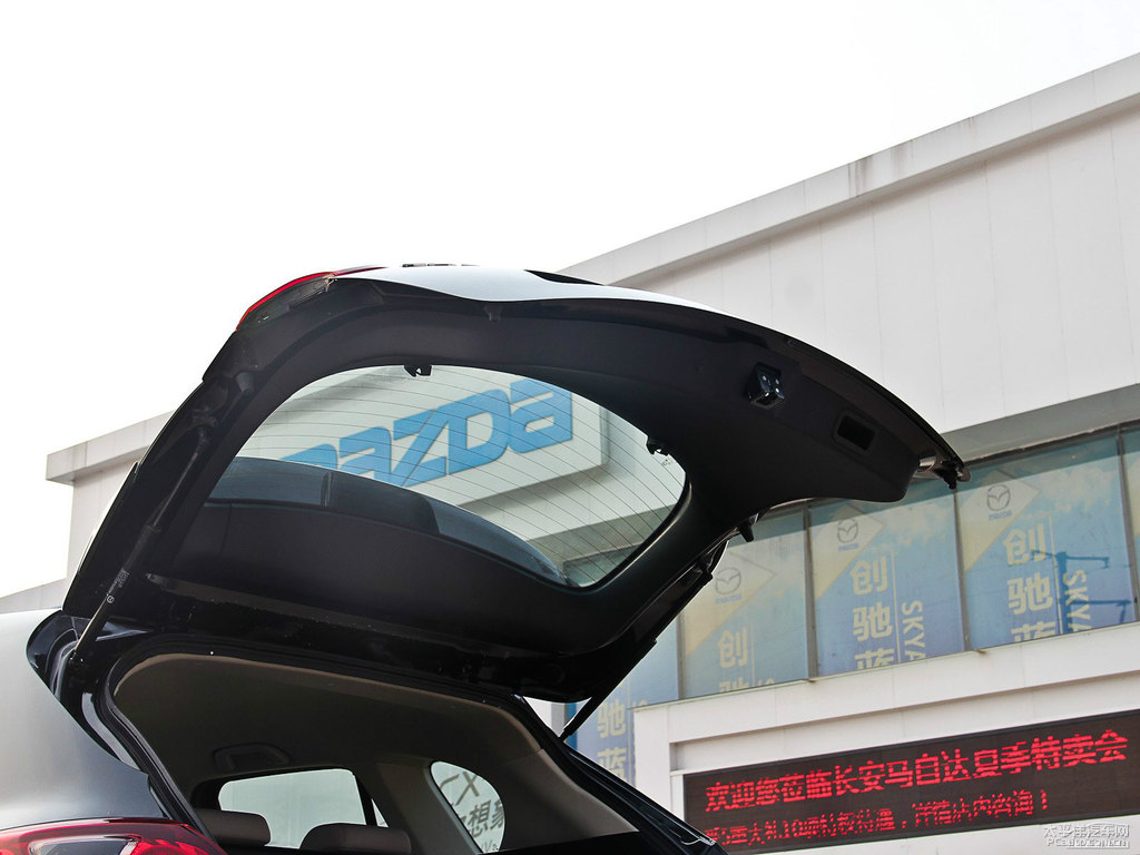 雅士黑馬自達(dá)CX-5后備廂空間圖片
