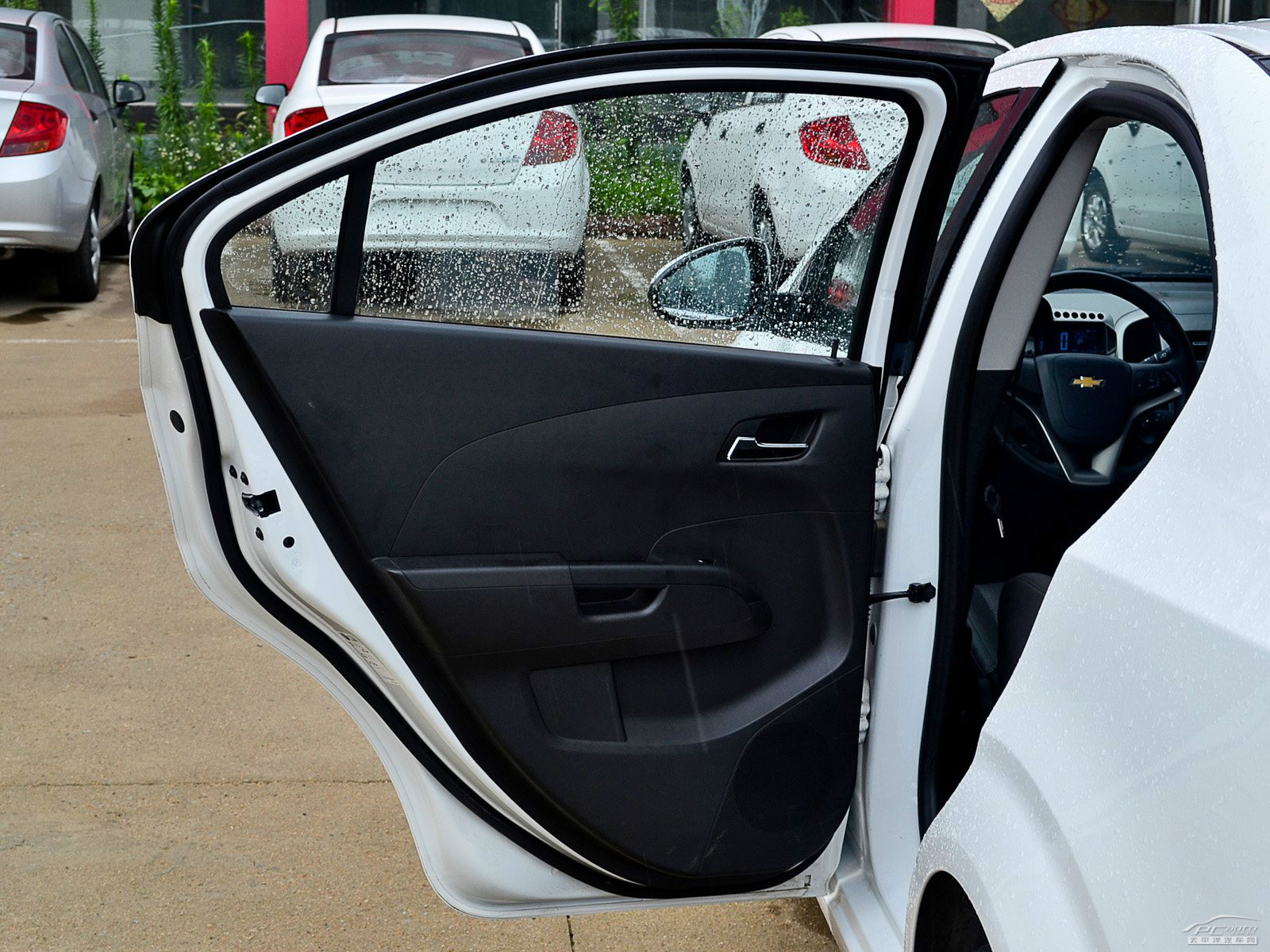 愛(ài)唯歐內(nèi)飾高清大圖