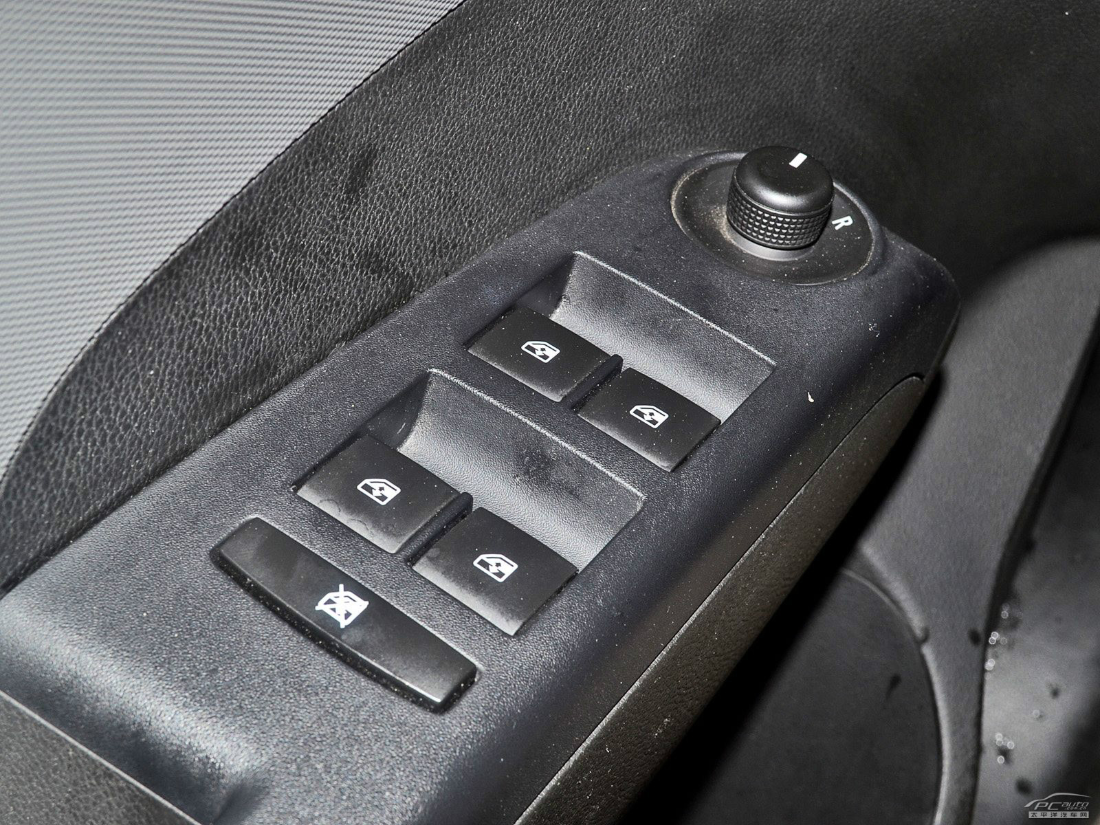 愛(ài)唯歐內(nèi)飾高清大圖