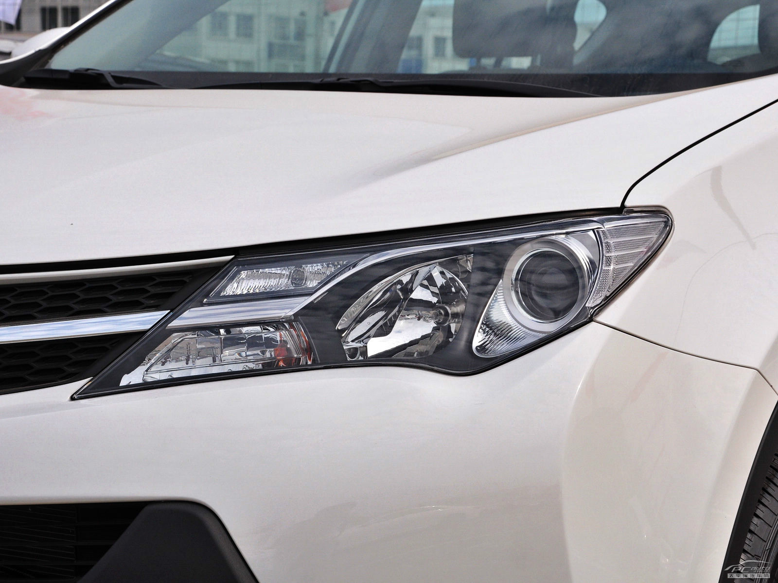 RAV4榮放外觀高清大圖