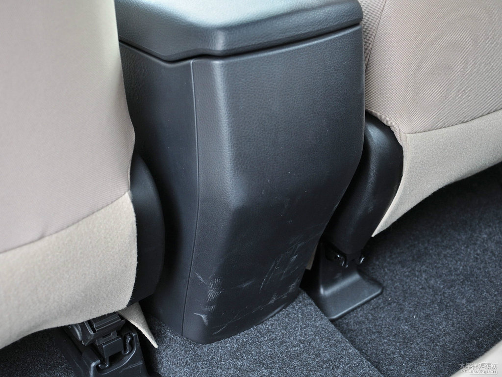 超級白RAV4榮放座椅內(nèi)飾圖片