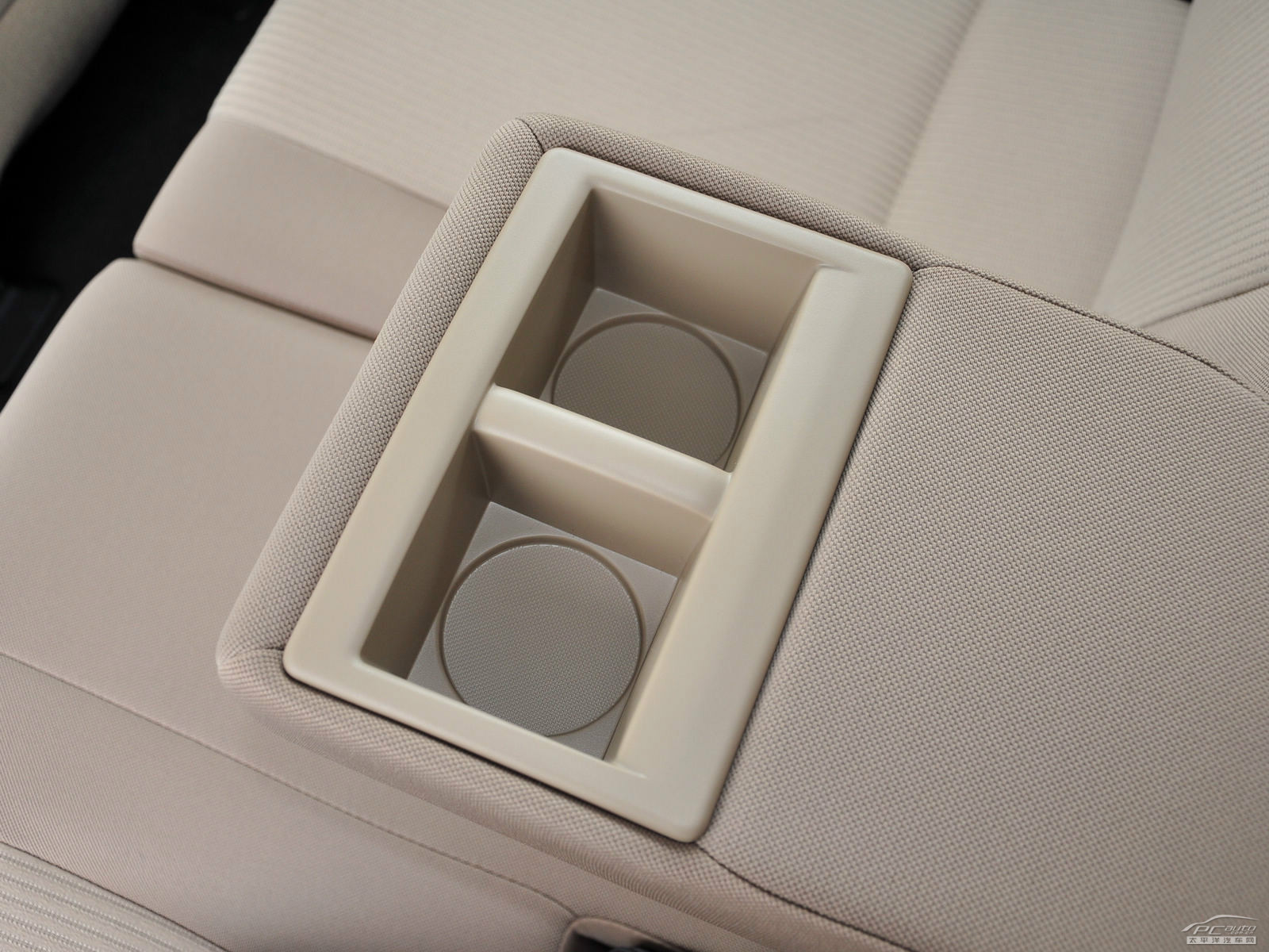 RAV4榮放空間高清大圖