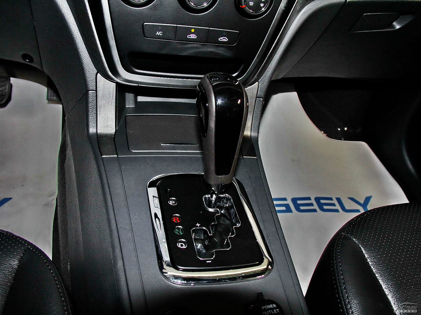 吉利GX7內(nèi)飾高清大圖