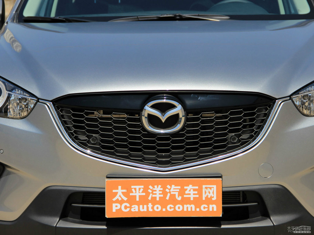 格調灰馬自達CX-5車頭外觀圖片
