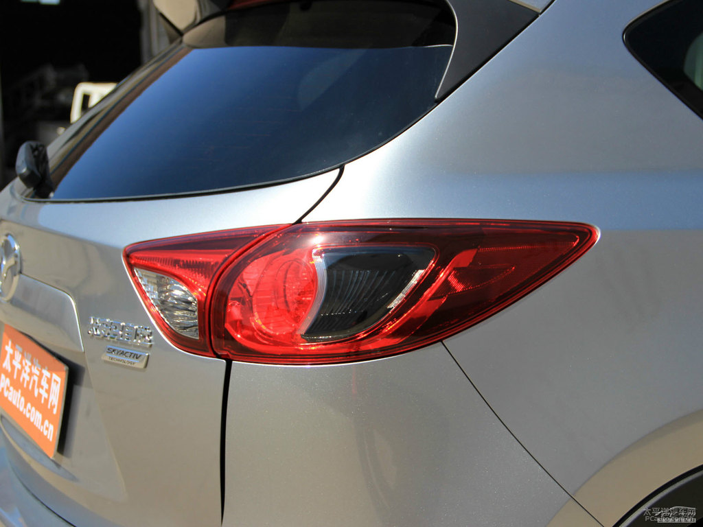 格調(diào)灰馬自達(dá)CX-5車尾外觀圖片