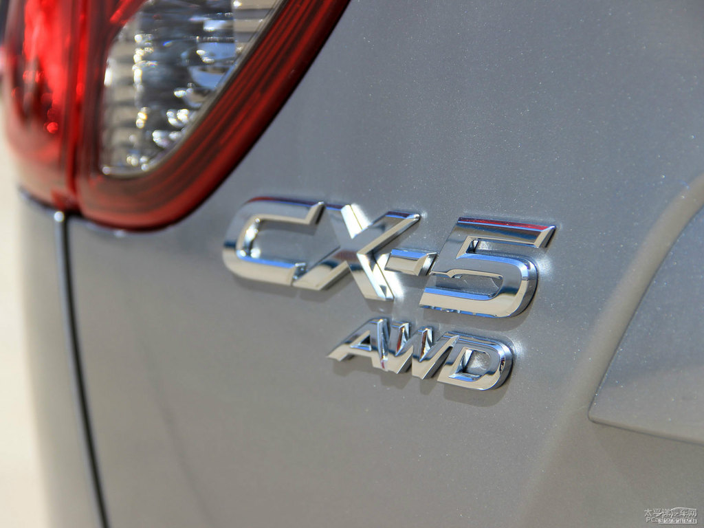 格調(diào)灰馬自達(dá)CX-5車尾外觀圖片