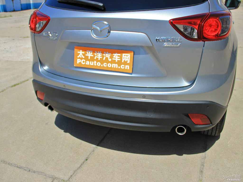 格調(diào)灰馬自達(dá)CX-5車尾外觀圖片