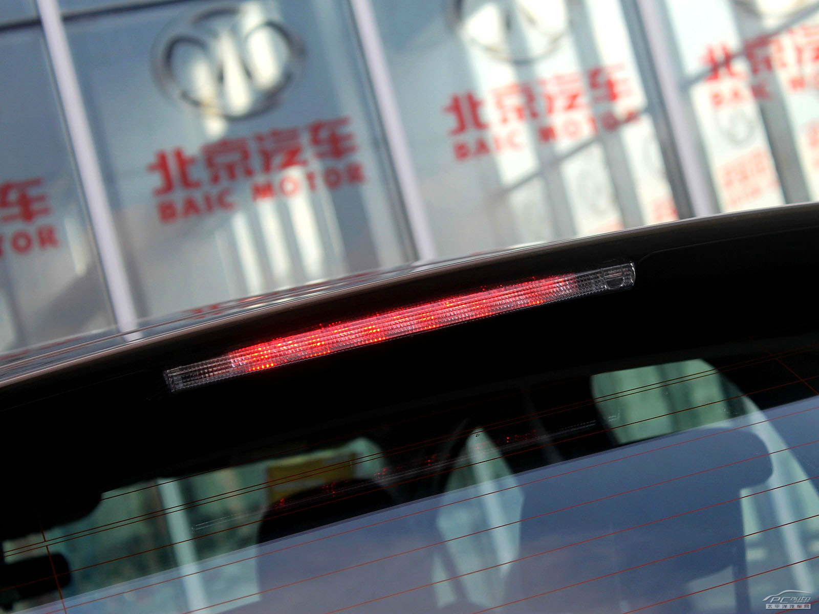 標(biāo)致3008外觀高清大圖