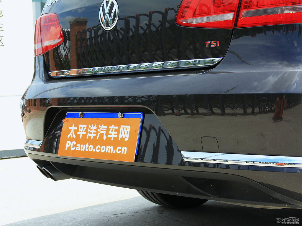 幻影黑邁騰車尾外觀圖片