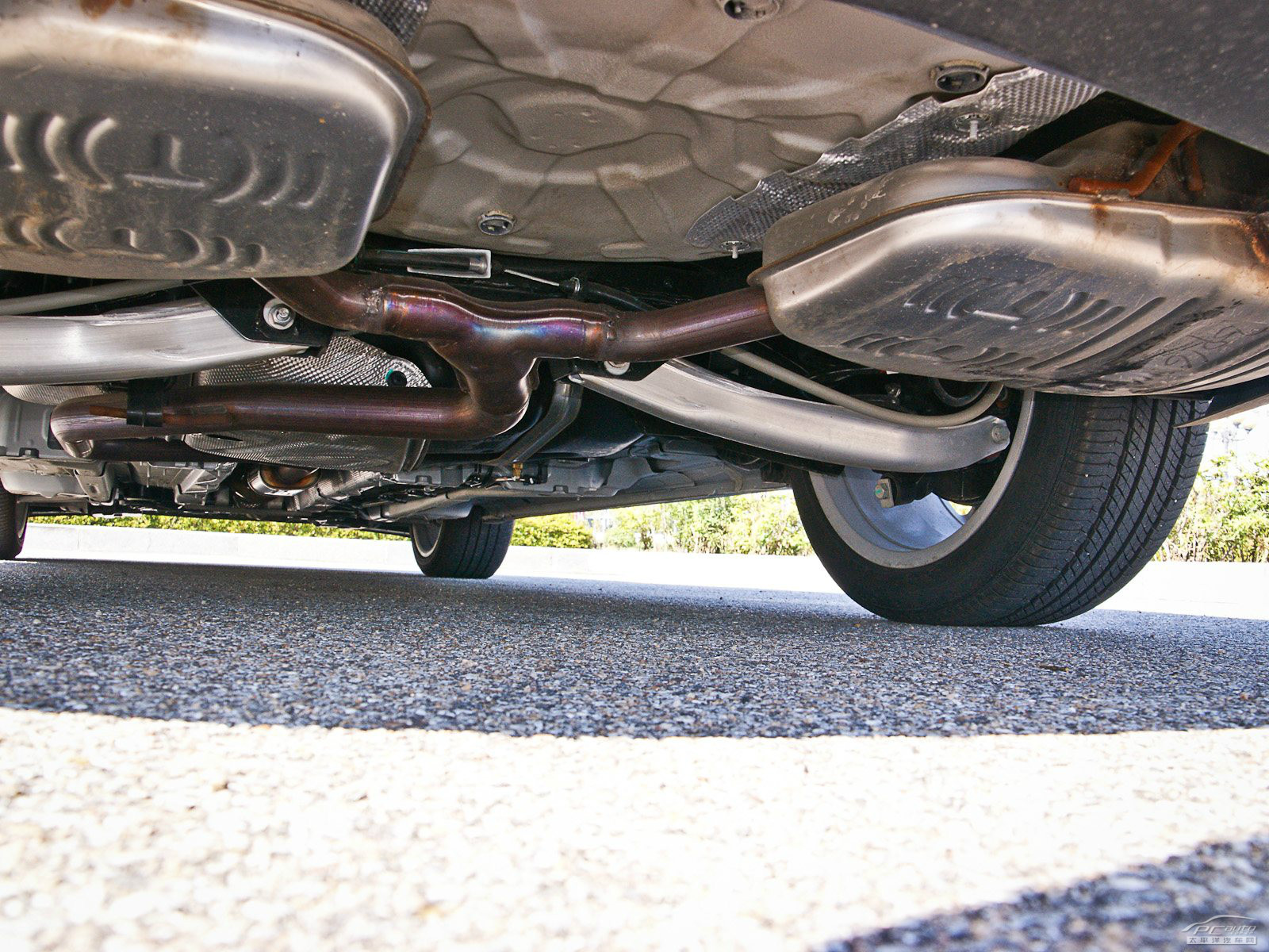 君威細(xì)節(jié)高清大圖