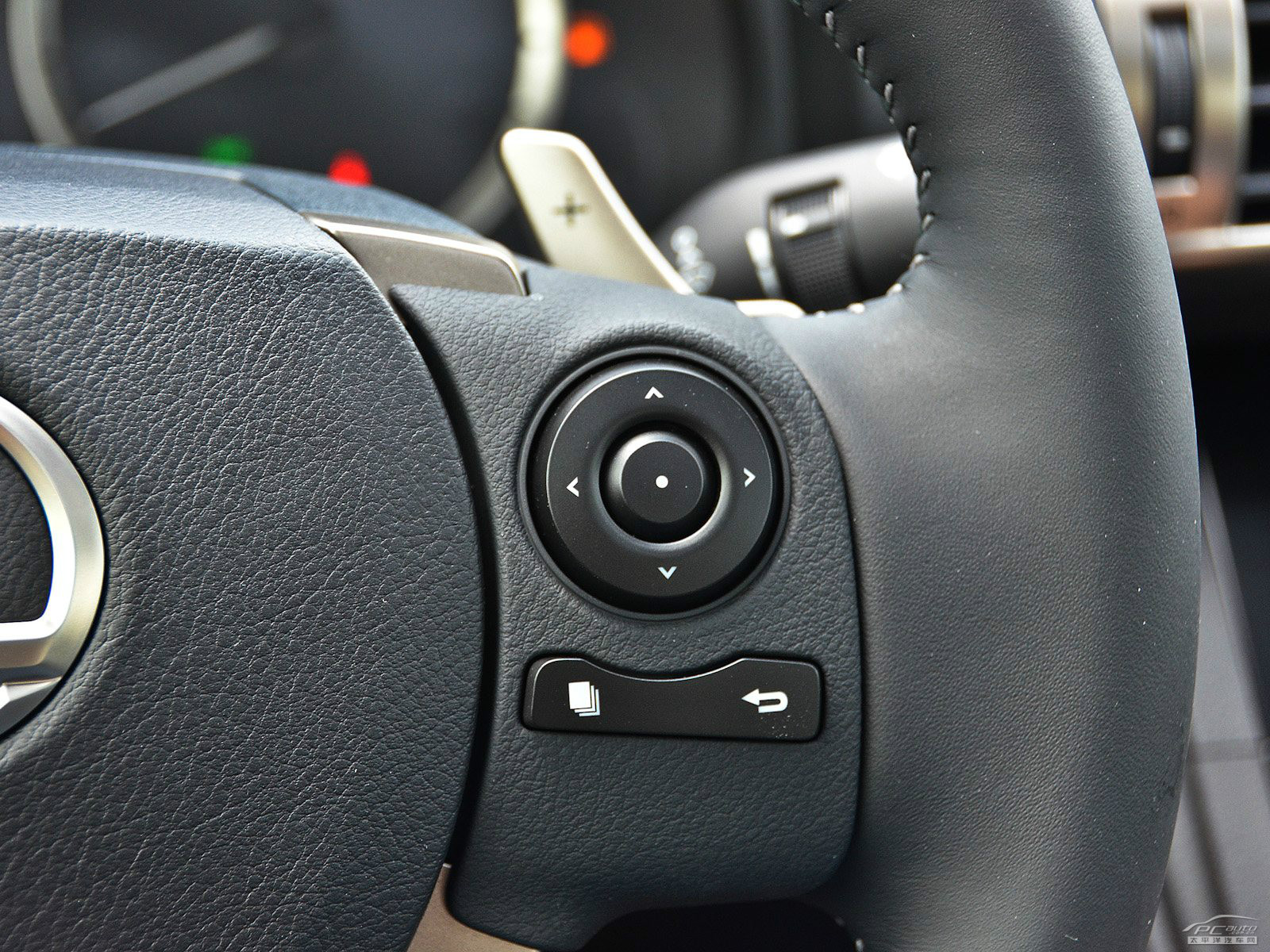 雷克薩斯IS內(nèi)飾高清大圖