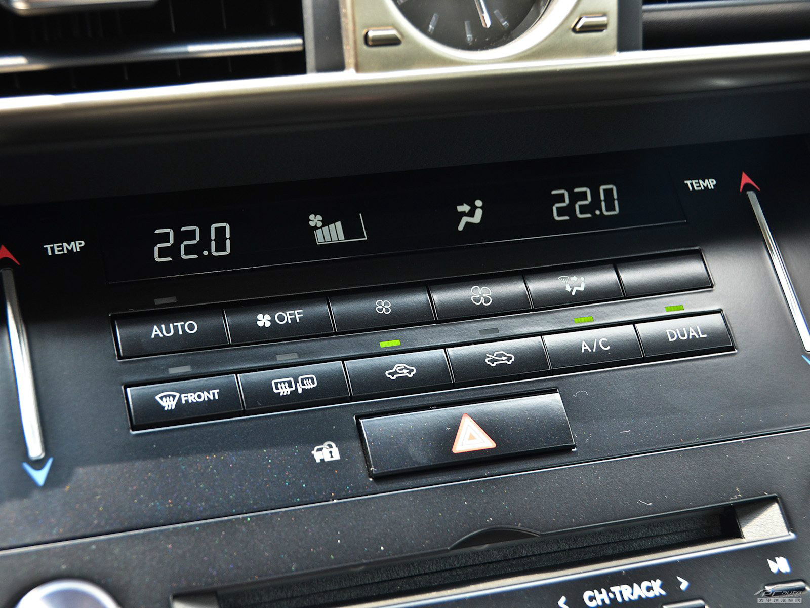 雷克薩斯IS內(nèi)飾高清大圖