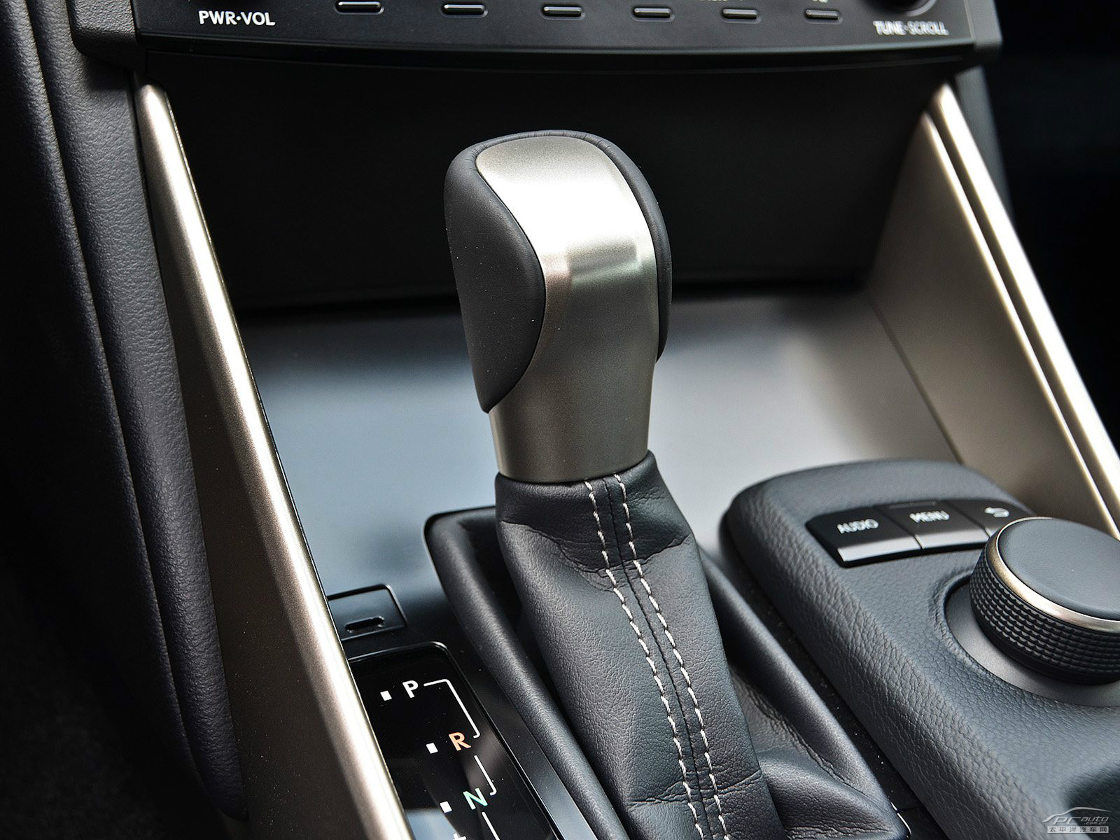 雷克薩斯IS內(nèi)飾高清大圖