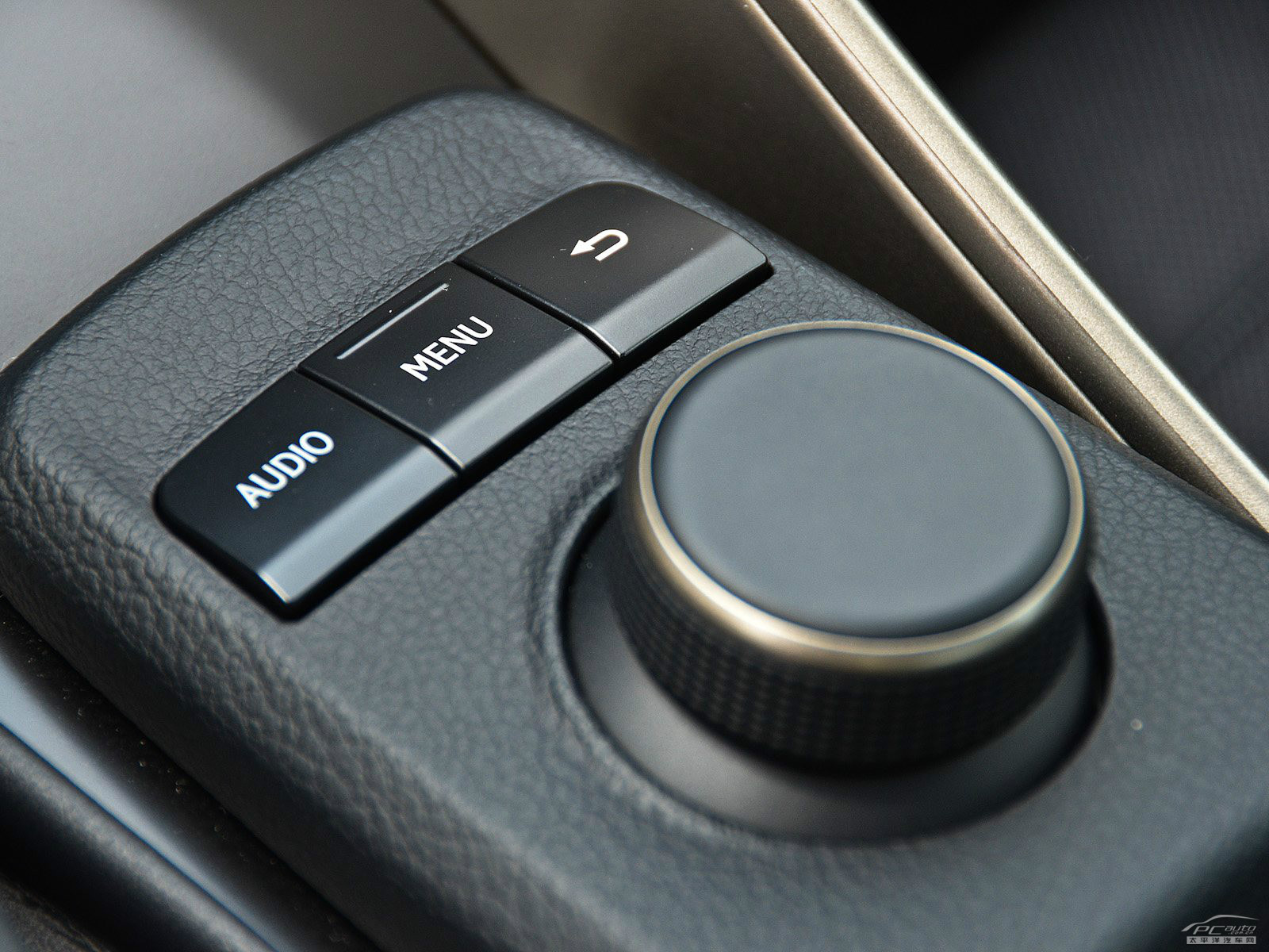 雷克薩斯IS內(nèi)飾高清大圖