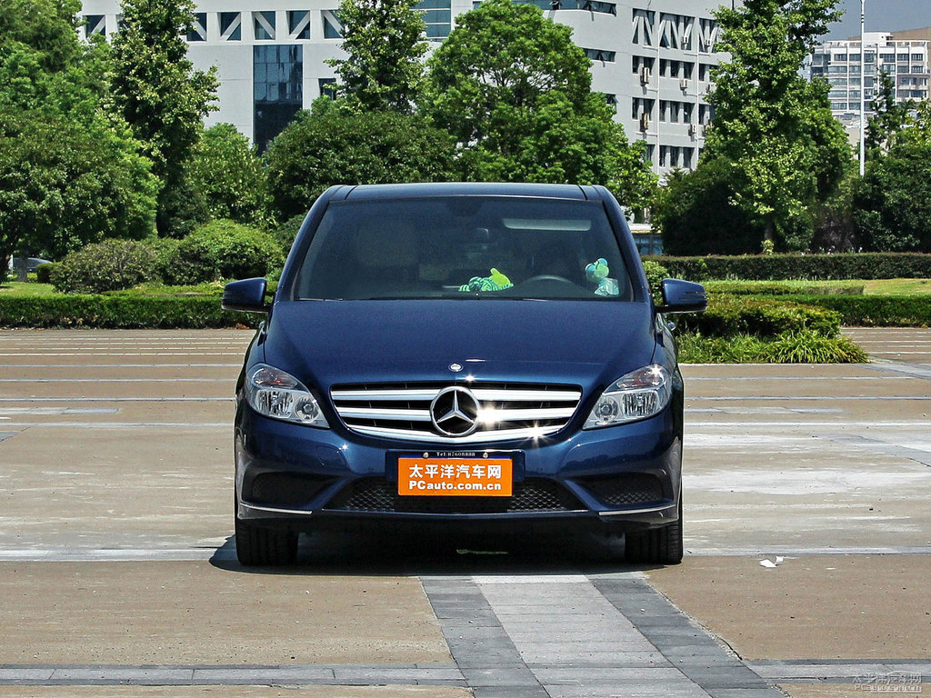 宇宙藍(lán)奔馳B級整車外觀外觀圖片