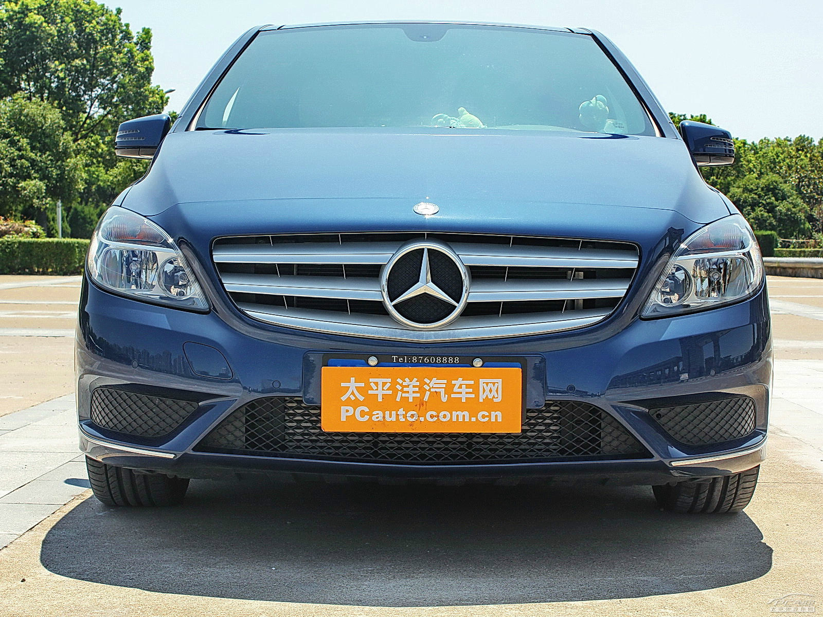 奔馳B級(jí)外觀高清大圖