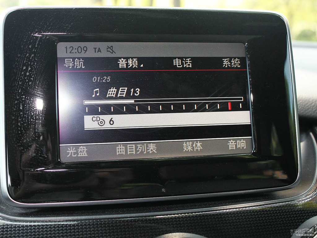 宇宙藍(lán)奔馳B級中控內(nèi)飾圖片