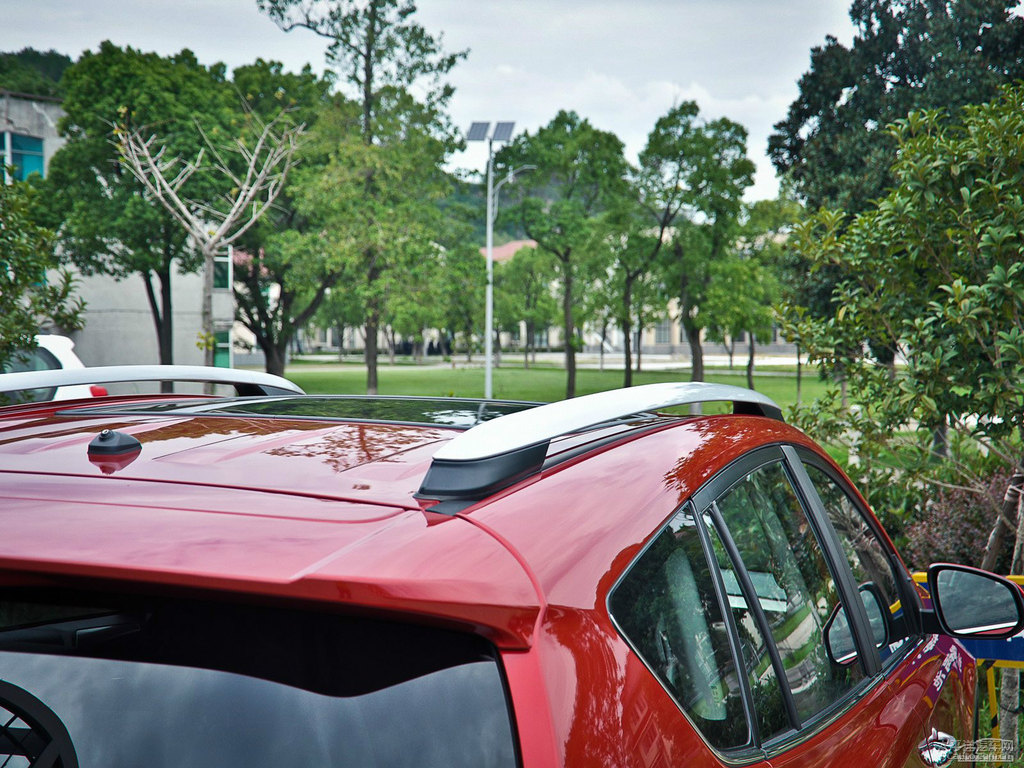 紅云母色RAV4榮放車身外觀圖片