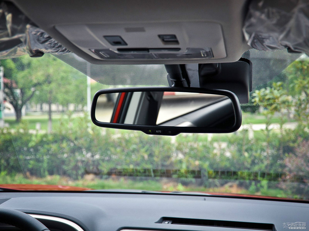 紅云母色RAV4榮放車(chē)廂內(nèi)飾圖片