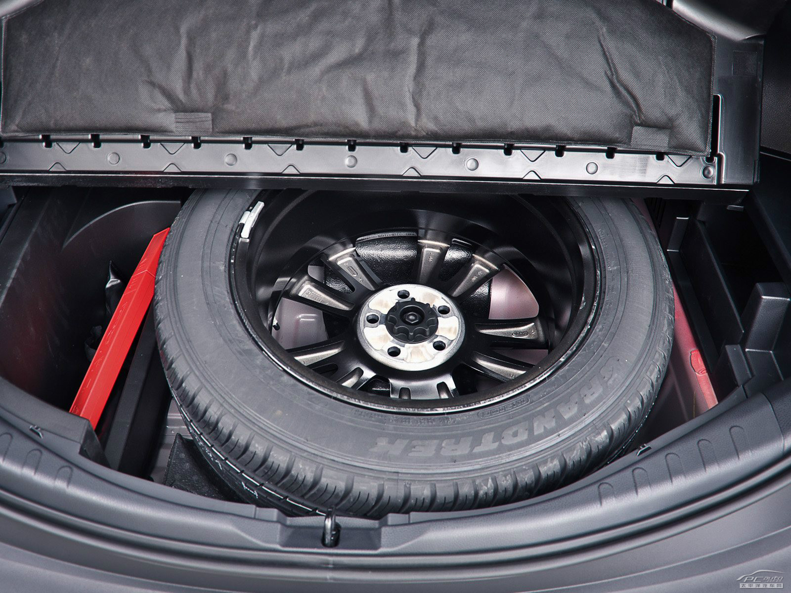 RAV4榮放細節(jié)高清大圖