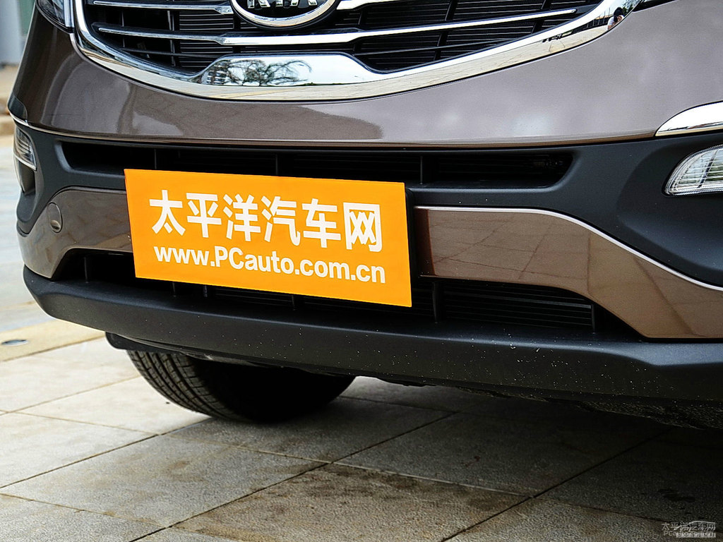 沙灘金智跑車頭外觀圖片