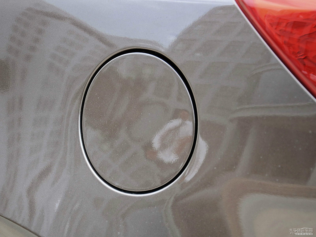 沙灘金智跑車(chē)身外觀圖片